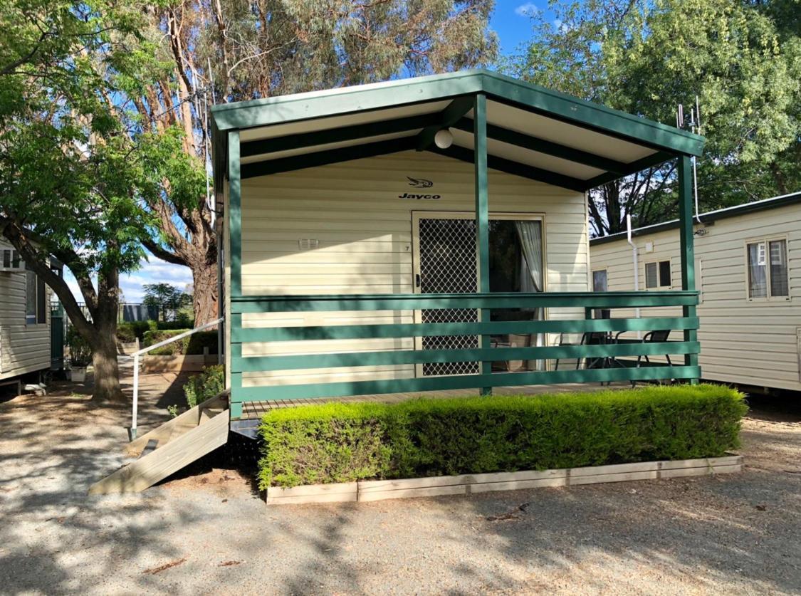Tatura Cabin & Caravan Park Esterno foto