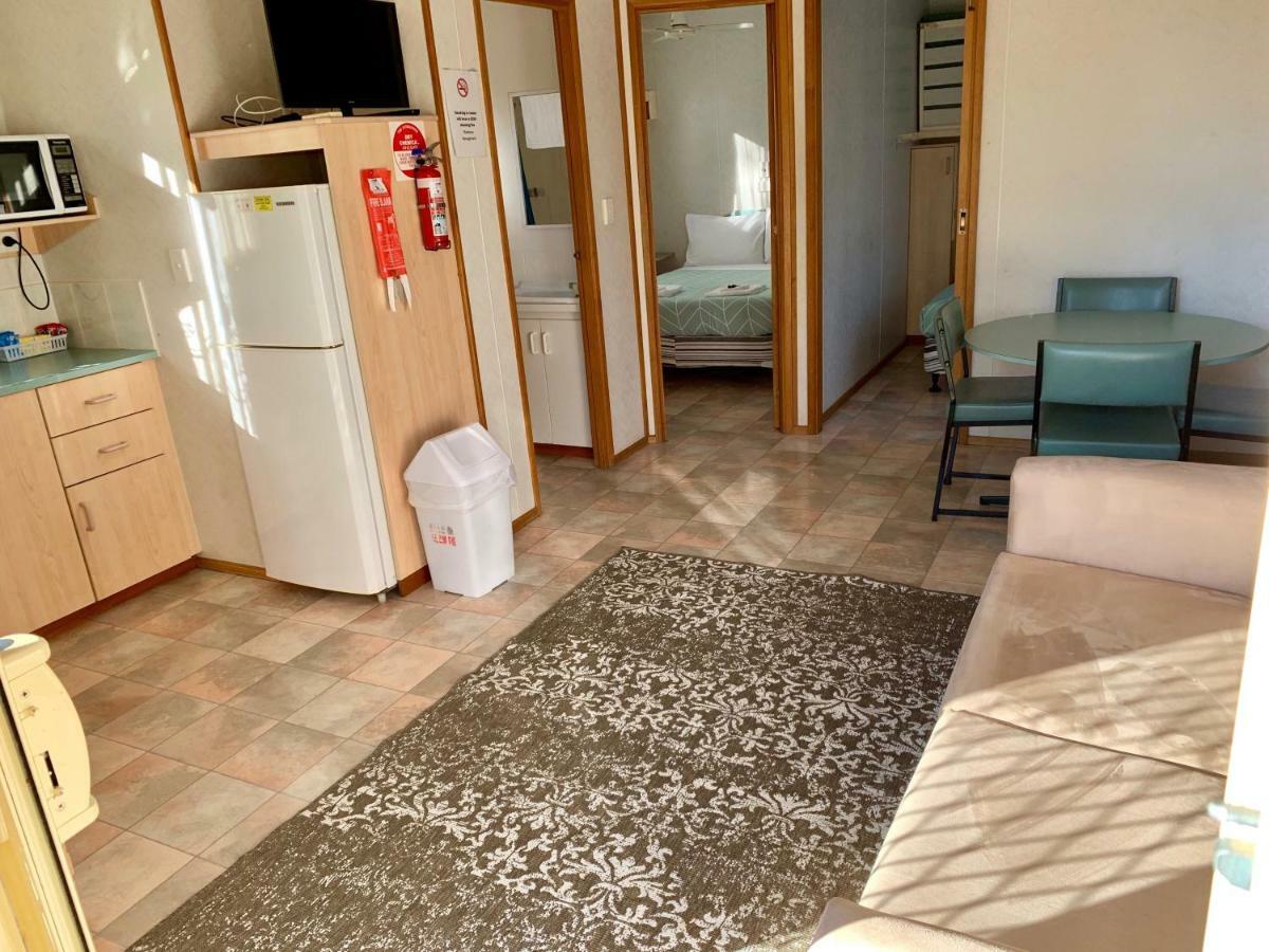Tatura Cabin & Caravan Park Esterno foto
