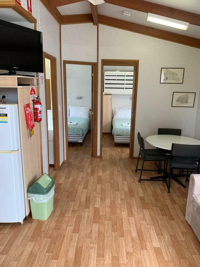 Tatura Cabin & Caravan Park Esterno foto